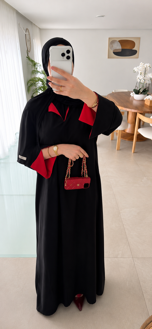 Abaya noir intérieur rouge